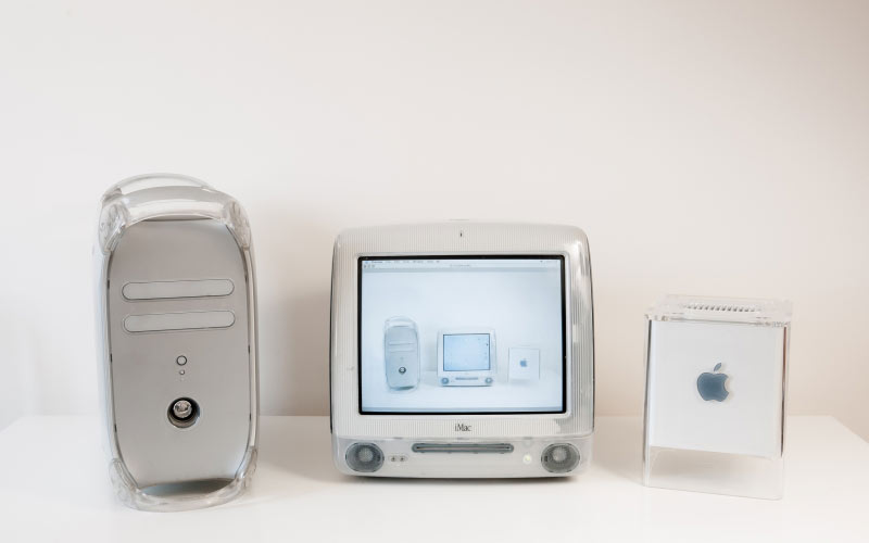 old computer, retro computer, desk, room, apple desktop computer, power mac g4, imac g3, power mac g4 cube