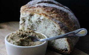bread, delicious, eating, food, homemade, loaf, slice, spoon, spread, onions, tasty