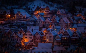 fachwerkhäuser, городок, архитектура, освещенный, сумерки, город, старые дома, вечер, крыши, пейзаж, снег, зима