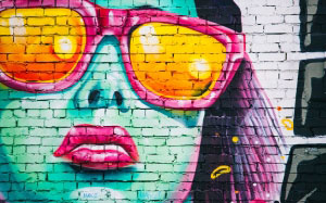 стена, граффити, изобразительное искусство, лицо, городской, девушка, женщина, солнечные очки, кирпичная стена, художественный, картина, роспись, настенная живопись