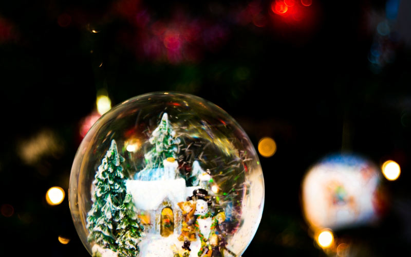 light, bokeh, night, color, holiday, darkness, xmas, christmas, christmas tree, festive, christmas ornament, decoration, snow globe, christmas lights, new year