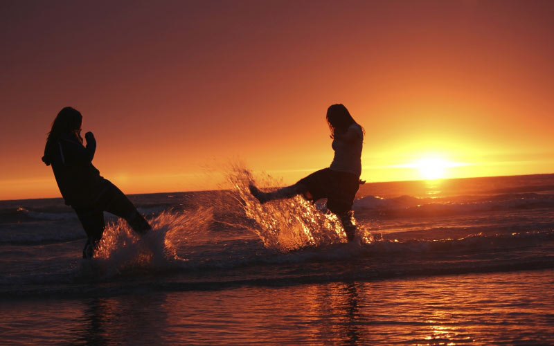 beach, sea, water, ocean, horizon, silhouette, woman, sunrise, sunset, morning, dusk, evening, friends, happy, girls